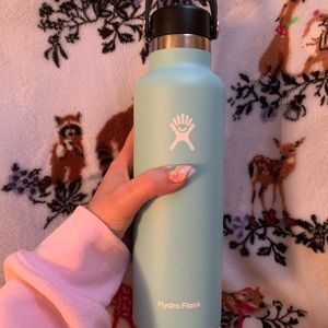 BRAND NEW Hydro Flask 21 oz Standard Flex Cap